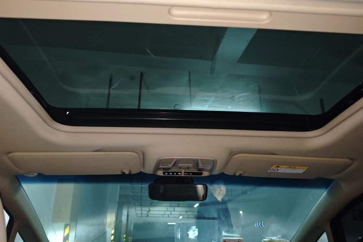 Used Buick GL8 2022 ES Landtrek 653T Luxury Edition Headliner