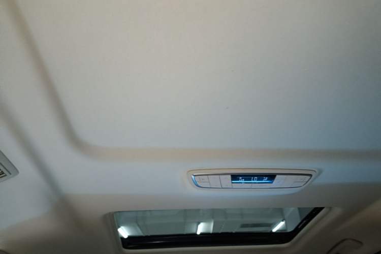 Used Buick GL8 2022 ES Landtrek 653T Luxury Edition Headliner