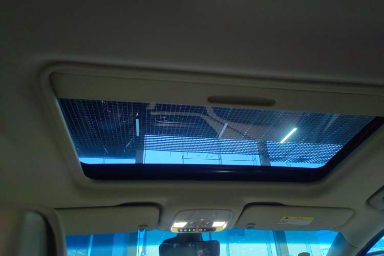 Used Buick GL8 2022 ES Landtrek 653T Luxury Edition Headliner