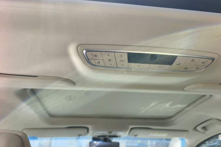 Used Buick GL8 2022 ES Landtrek 653T Flagship Model Headliner