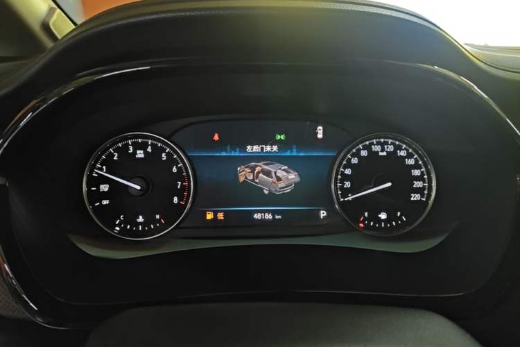 Used Buick GL8 2022 Land Cruiser Executive Class 652T Comfort Model Instrument Cluster