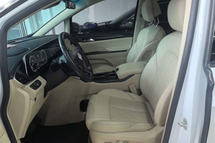 Used Buick GL8 2022 ES Land Cruiser 653T Luxury Model Interior 1