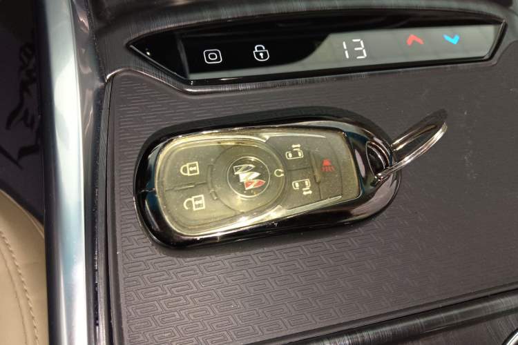 Used Buick GL8 2022 ES Landtrek 653T Luxury Edition Interior 1