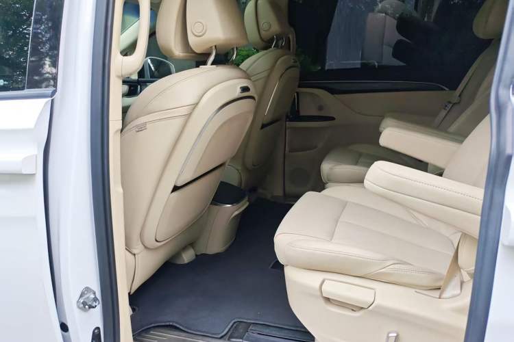 Used Buick GL8 2022 ES Landtrek 653T Luxury Edition Interior 1