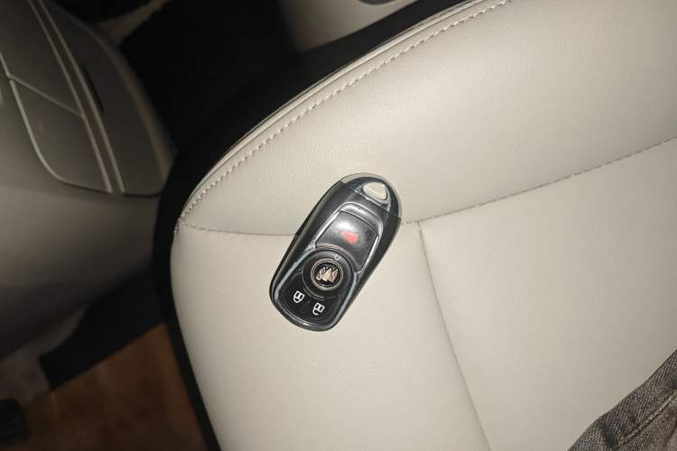 Used Buick GL8 2022 Land Cruiser Executive Class 652T Comfort Model Interior 1