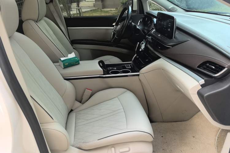 Used Buick GL8 2022 Land Cruiser Executive Class 652T Smart Luxury Model Interior 1