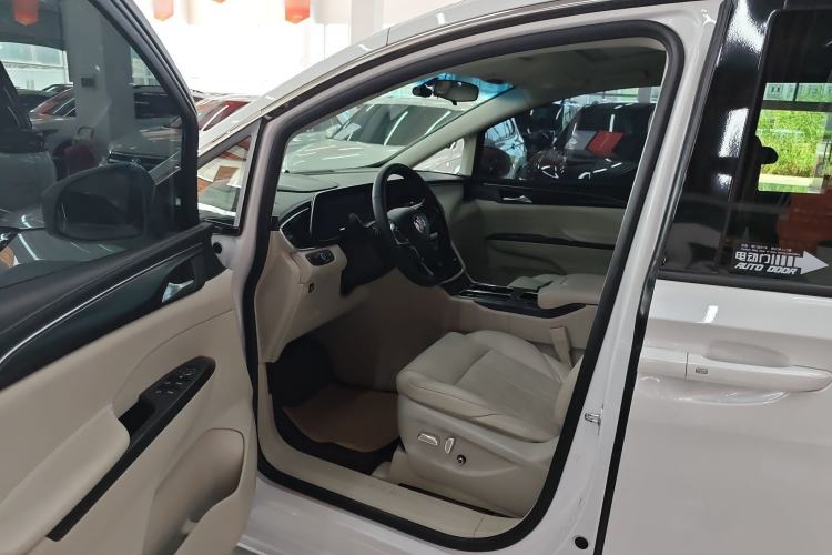 Used Buick GL8 2022 ES Landtrek 653T Comfort Edition Interior 1