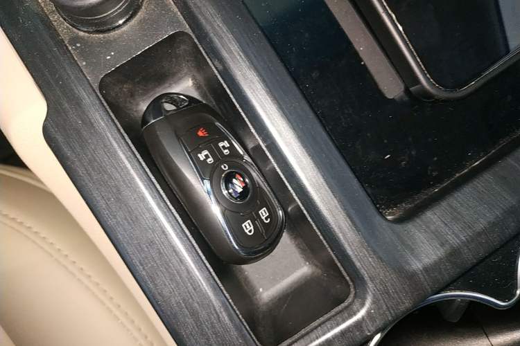 Used Buick GL8 2022 ES Landtrek 653T Luxury Edition Interior 1