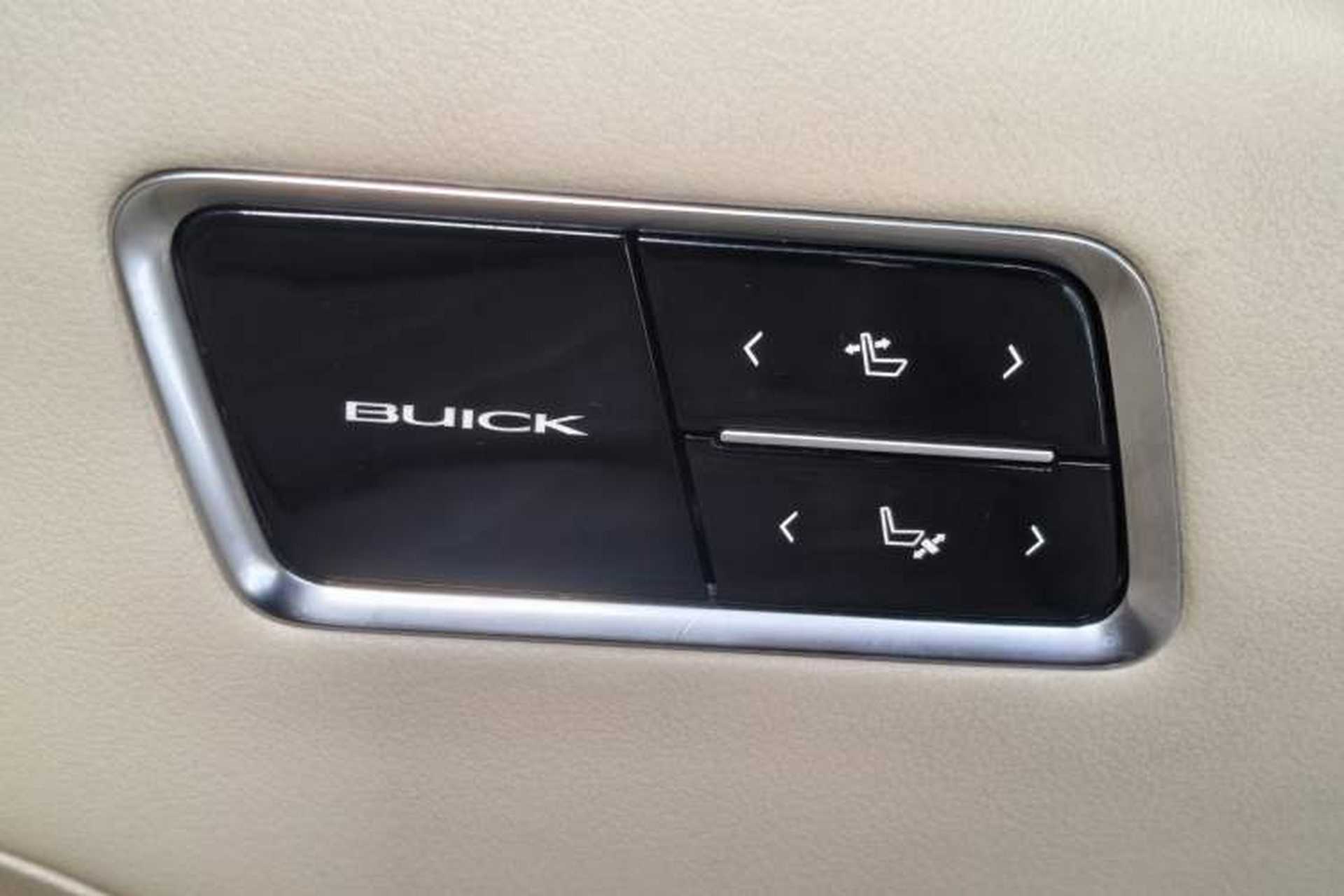 Used Buick GL8 2022 ES Land Cruiser 653T Luxury Model Interior 10