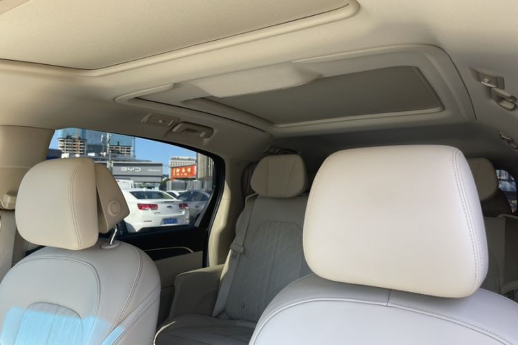 Used Buick GL8 2022 ES Landtrek 653T Flagship Model Interior 12