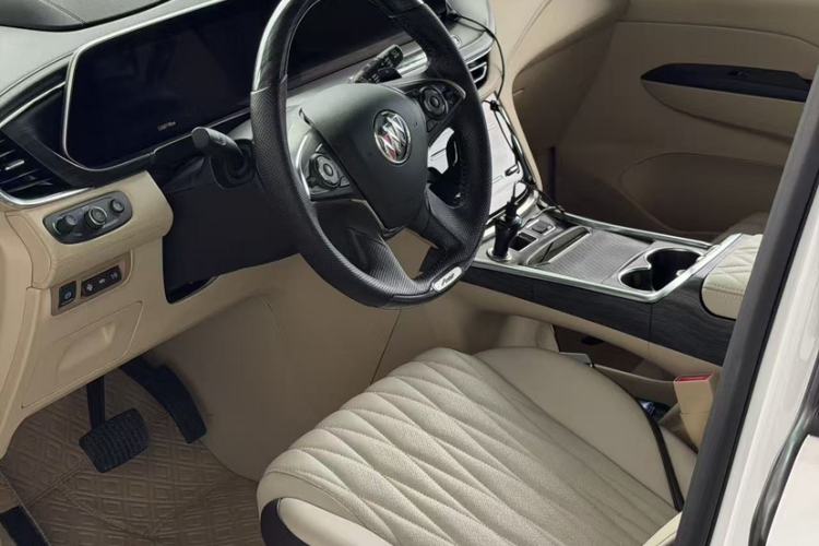 Used Buick GL8 2022 ES Landtrek 653T Luxury Edition Interior 2