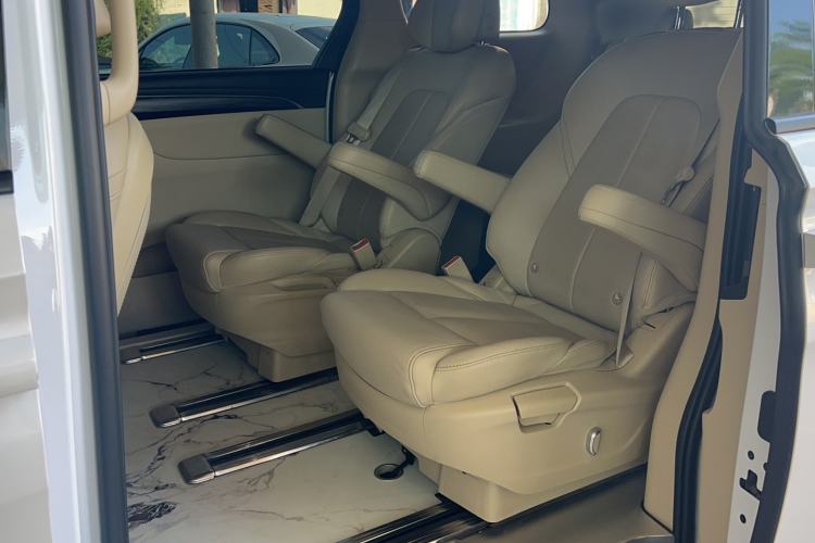 Used Buick GL8 2022 ES Landtrek 653T Luxury Edition Interior 2