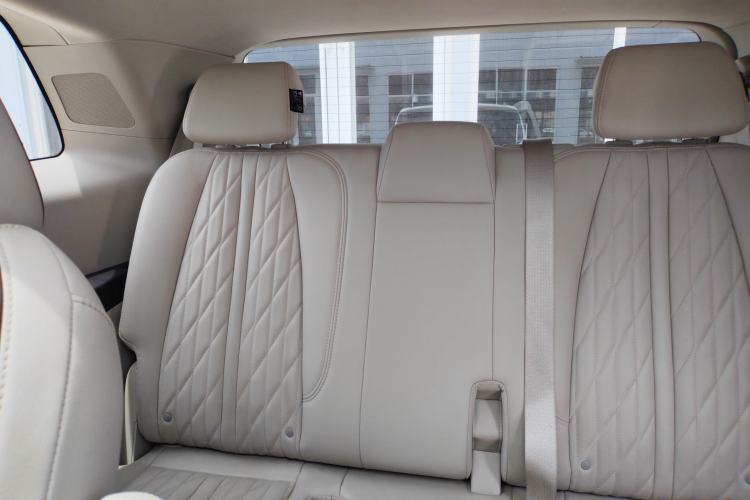 Used Buick GL8 2022 Land Executive Class 652T Prestige Model Interior 2