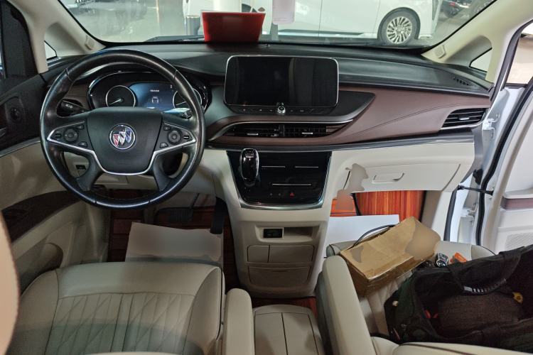 Used Buick GL8 2022 Land Business Class 652T Luxury Model Interior 2