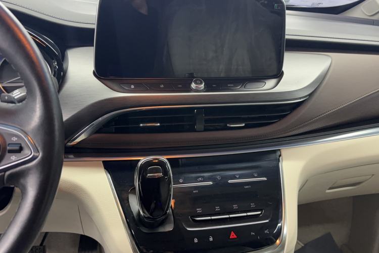 Used Buick GL8 2022 Land Business Class 652T Luxury Model Interior 2