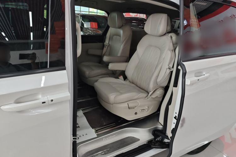 Used Buick GL8 2022 ES Landtrek 653T Comfort Edition Interior 2