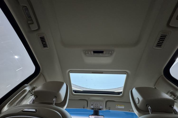 Used Buick GL8 2022 ES Landtrek 653T Luxury Edition Interior 3