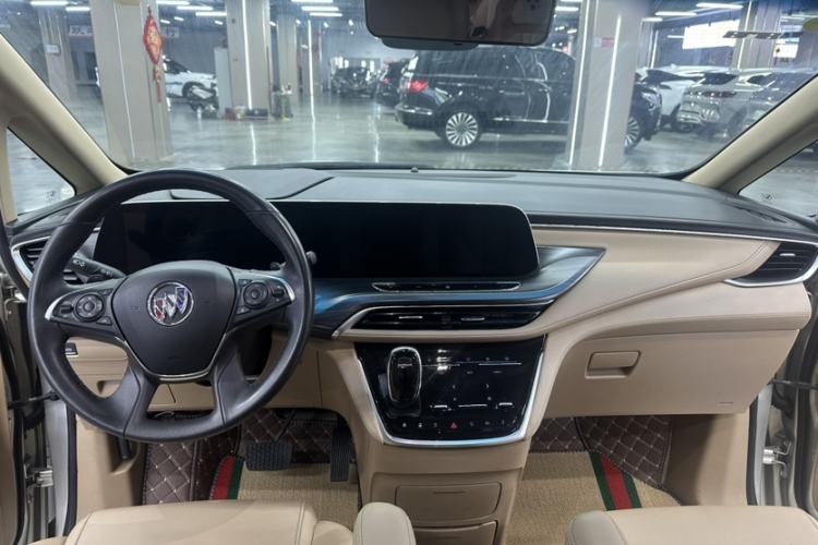 Used Buick GL8 2022 ES Land Cruiser 653T Luxury Model Interior 3