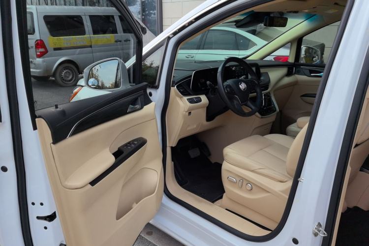 Used Buick GL8 2022 ES Landtrek 653T Luxury Edition Interior 3