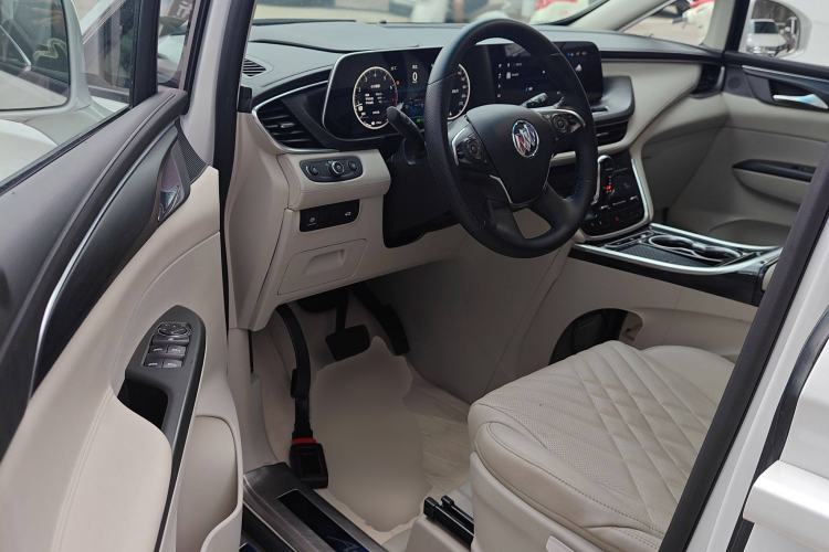 Used Buick GL8 2022 ES Landtrek 653T Comfort Edition Interior 3
