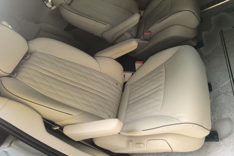 Used Buick GL8 2022 Land Cruiser Executive Class 652T Smart Luxury Model Interior 3