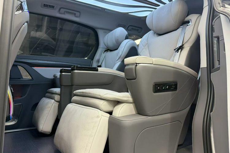 Used Buick GL8 2022 ES Landtrek 653T Comfort Edition Interior 3