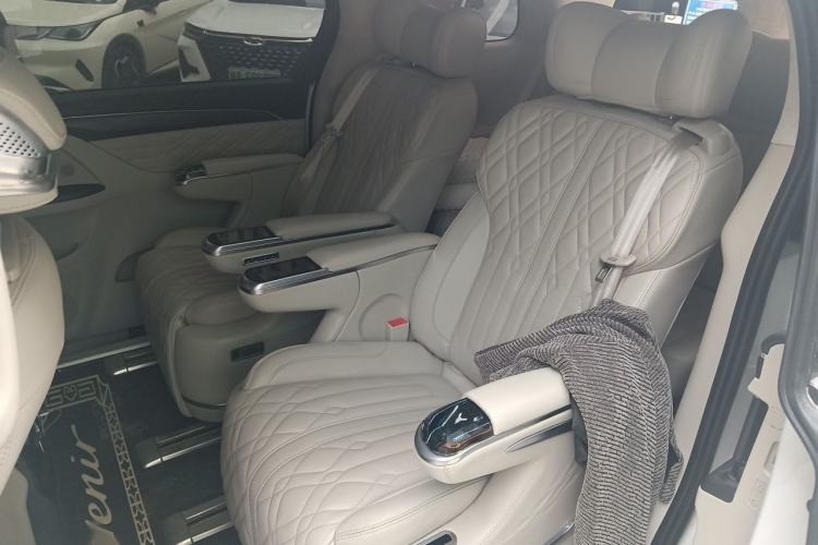 Used Buick GL8 2022 ES Landtrek 653T Luxury Edition Interior 4