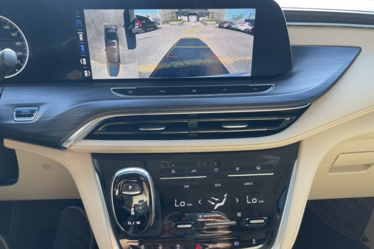 Used Buick GL8 2022 ES Landtrek 653T Flagship Model Interior 4