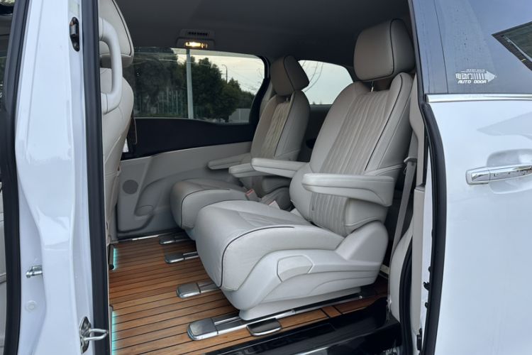 Used Buick GL8 2022 Land Business Class 652T Luxury Model Interior 4