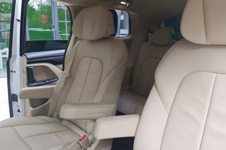 Used Buick GL8 2022 ES Landtrek 653T Luxury Edition Interior 4