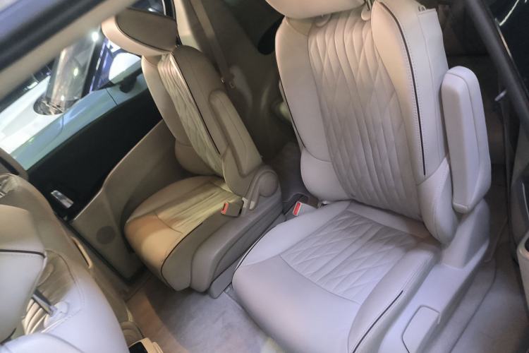 Used Buick GL8 2022 Land Business Class 652T Luxury Model Interior 4
