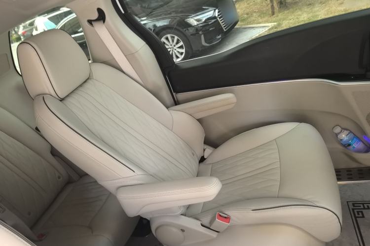 Used Buick GL8 2022 Land Cruiser Executive Class 652T Smart Luxury Model Interior 4