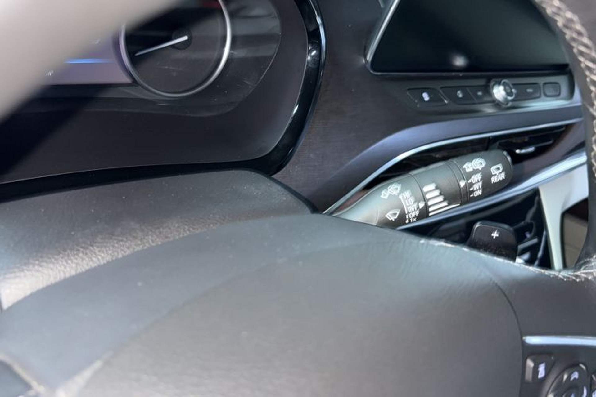 Used Buick GL8 2022 Land Business Class 652T Luxury Model Interior 4