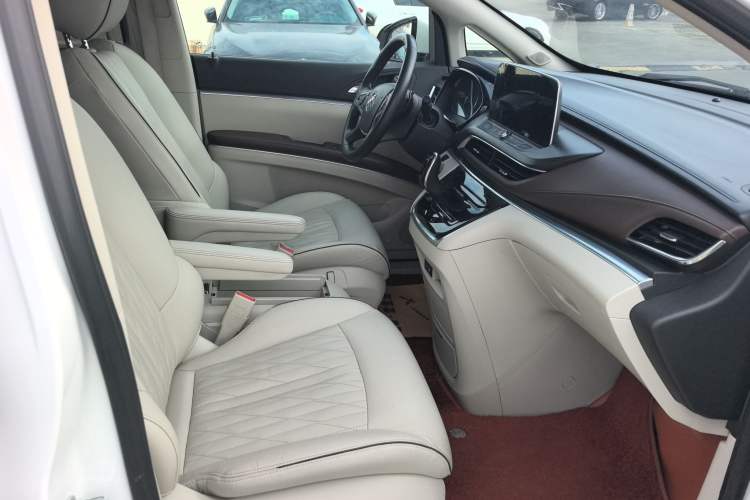 Used Buick GL8 2022 Land Business Class 652T Luxury Model Interior 5