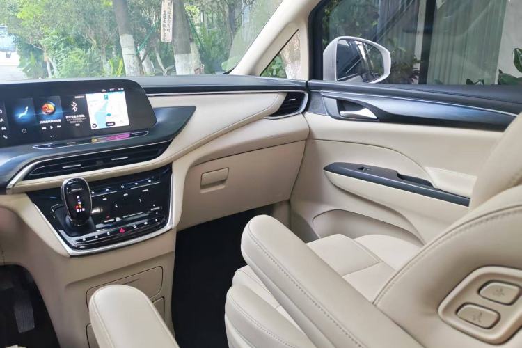 Used Buick GL8 2022 ES Landtrek 653T Luxury Edition Interior 5