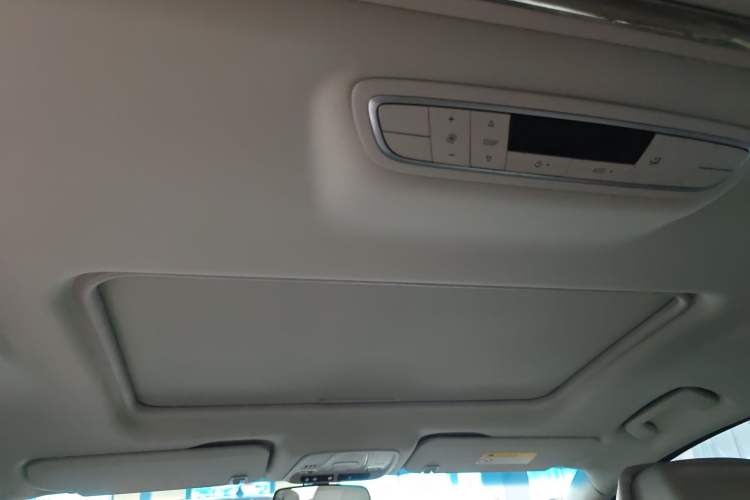 Used Buick GL8 2022 ES Landtrek 653T Comfort Edition Interior 6