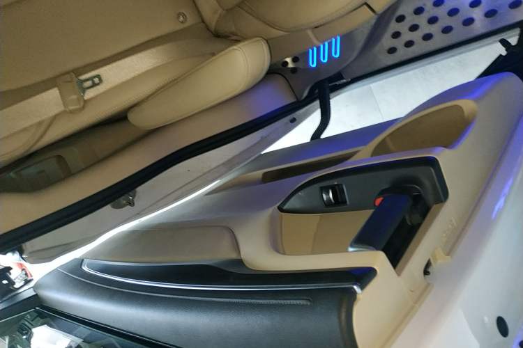 Used Buick GL8 2022 ES Landtrek 653T Luxury Edition Interior 6