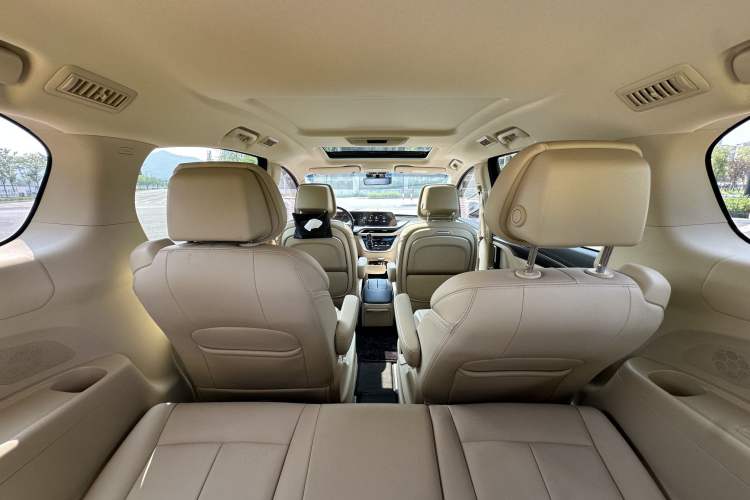 Used Buick GL8 2022 ES Landtrek 653T Luxury Edition Interior 6