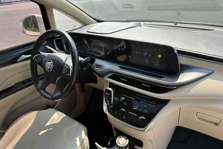 Used Buick GL8 2022 ES Landtrek 653T Luxury Edition Interior 7