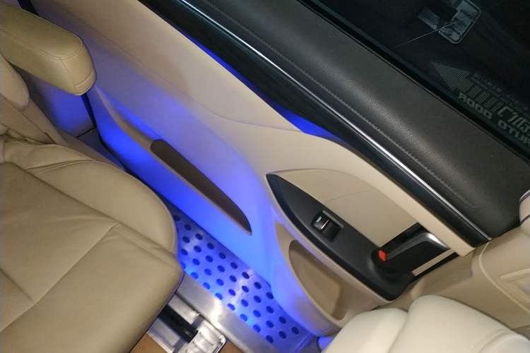 Used Buick GL8 2022 ES Landtrek 653T Luxury Edition Interior 8