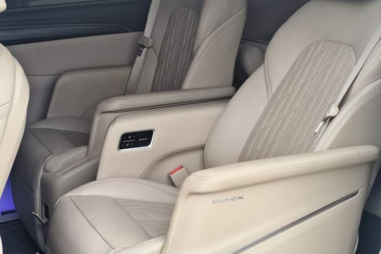 Used Buick GL8 2022 ES Land Cruiser 653T Luxury Model Interior 9