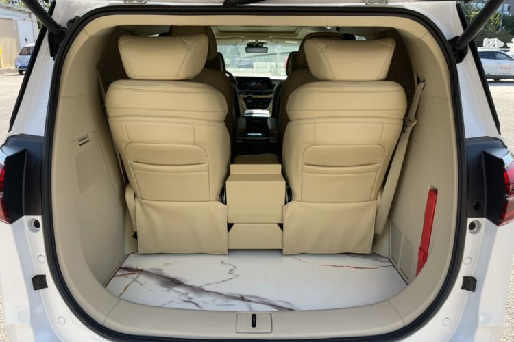 Used Buick GL8 2022 ES Landtrek 653T Flagship Model Interior 9