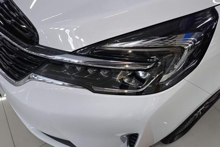 Used Buick GL8 2022 Land Business Class 652T Luxury Model Left Front Headlight