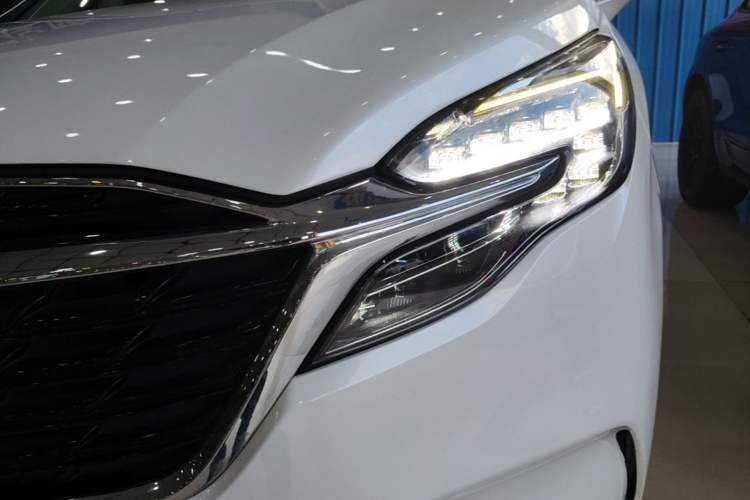 Used Buick GL8 2022 ES Landtrek 653T Comfort Edition Left Front Headlight