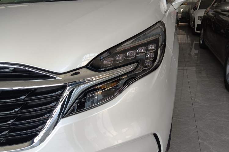 Used Buick GL8 2022 ES Landtrek 653T Luxury Edition Left Front Headlight