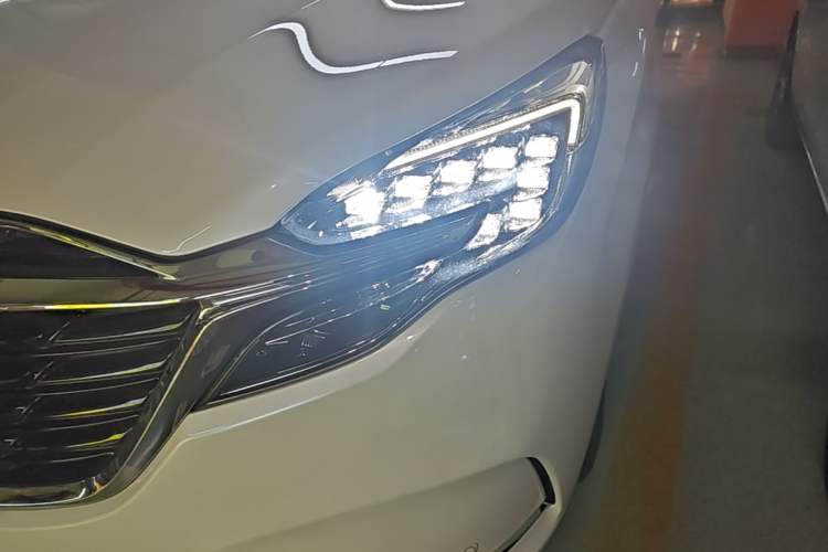 Used Buick GL8 2022 ES Landtrek 653T Luxury Edition Left Front Headlight
