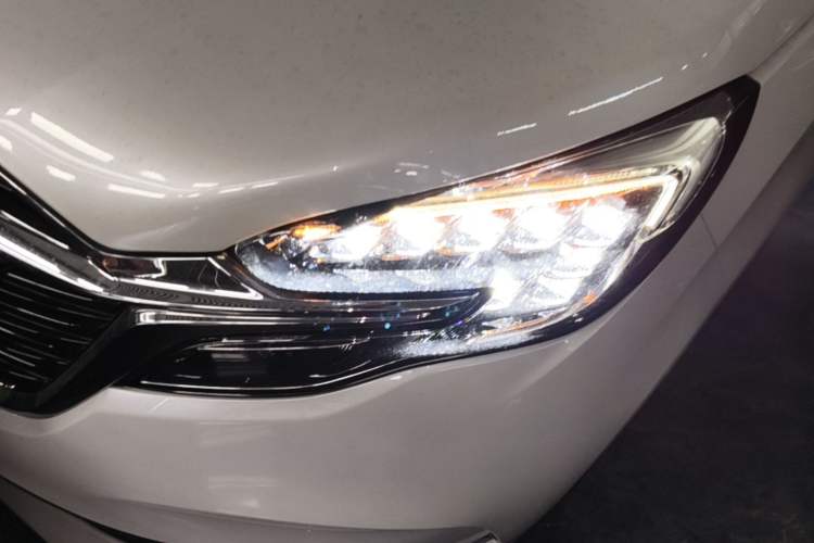 Used Buick GL8 2022 ES Landtrek 653T Luxury Edition Left Front Headlight