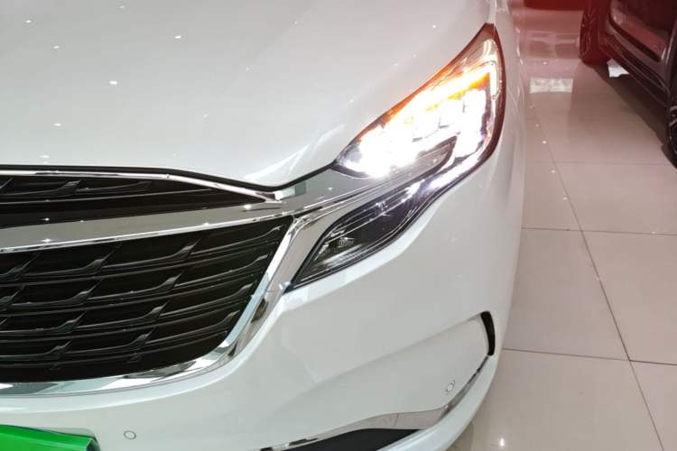 Used Buick GL8 2022 ES Landtrek 653T Luxury Edition Left Front Headlight
