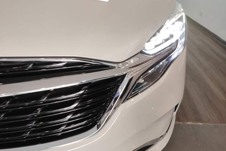 Used Buick GL8 2022 ES Landtrek 653T Comfort Edition Left Front Headlight