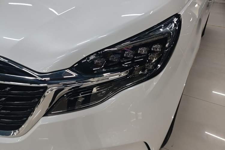 Used Buick GL8 2022 ES Landtrek 653T Comfort Edition Left Front Headlight